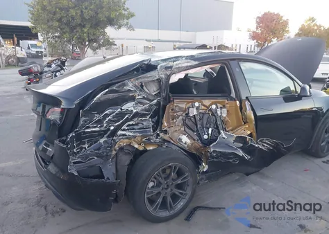 2024 Tesla Model Y Long Range Dual Motor All-Wheel Drive from USA, damaged, VIN 7SAYGDEE2RF124654